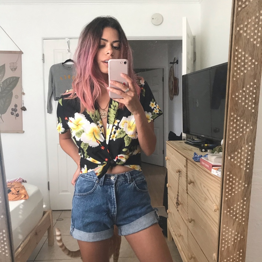 Vintage Hawaiian Floral Button Down 🌺